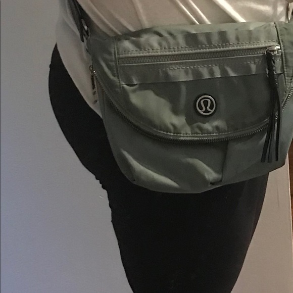 lululemon mini belt bag dimensions cross